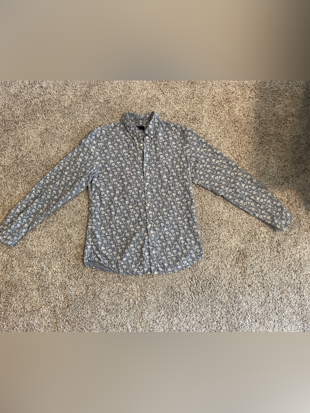 GAP Men’s Blue collared Shirt with White Floral Print Button-Down